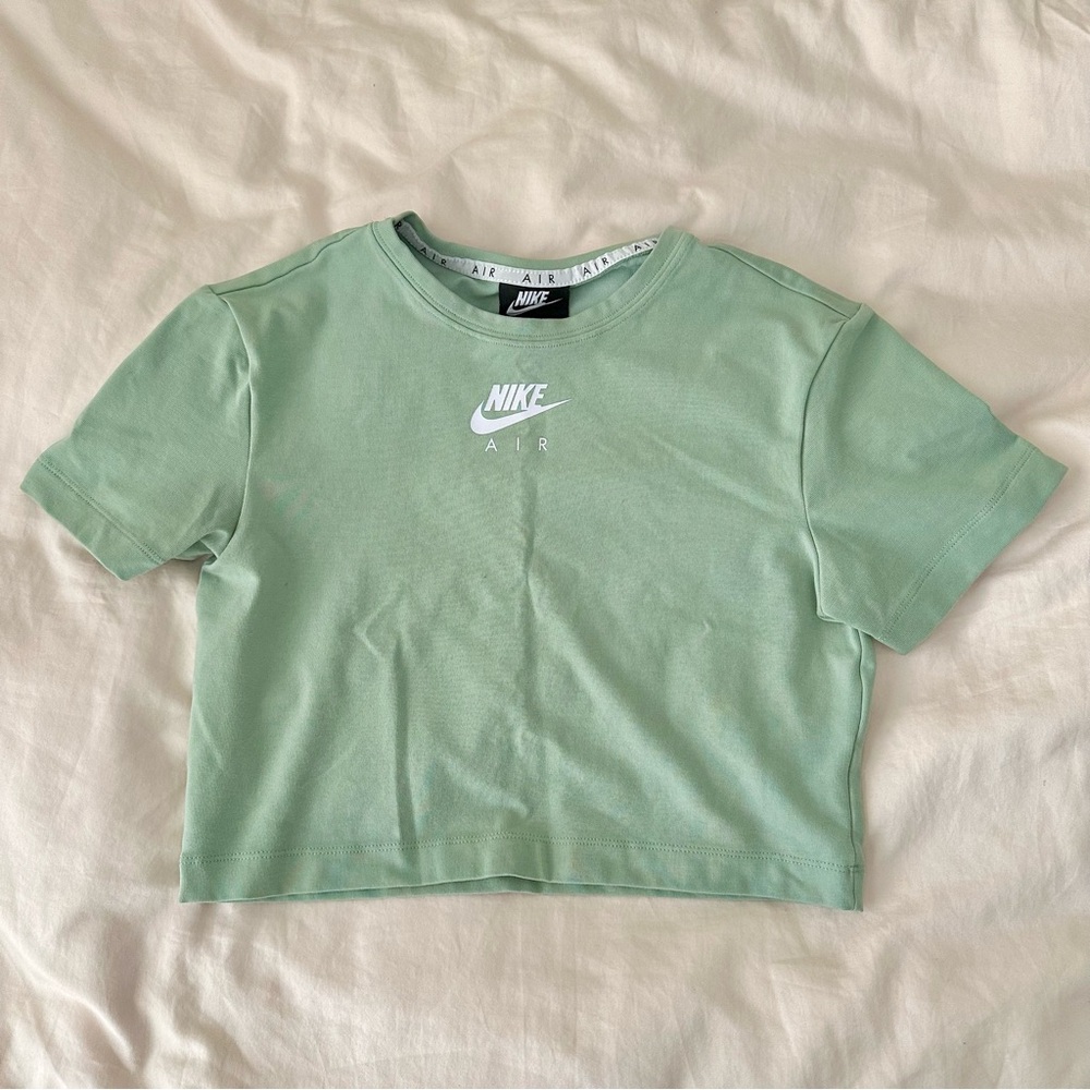 Nike Air Crop Tshirt | Size Medium | Light Green